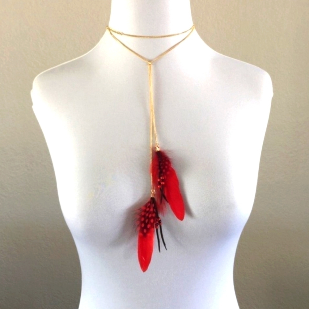 🍒NWT RED FEATHER NECKLACE